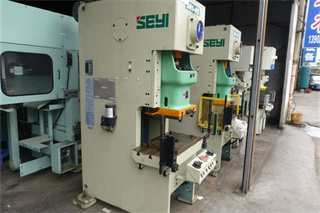 協易二手沖床回收(圖1)